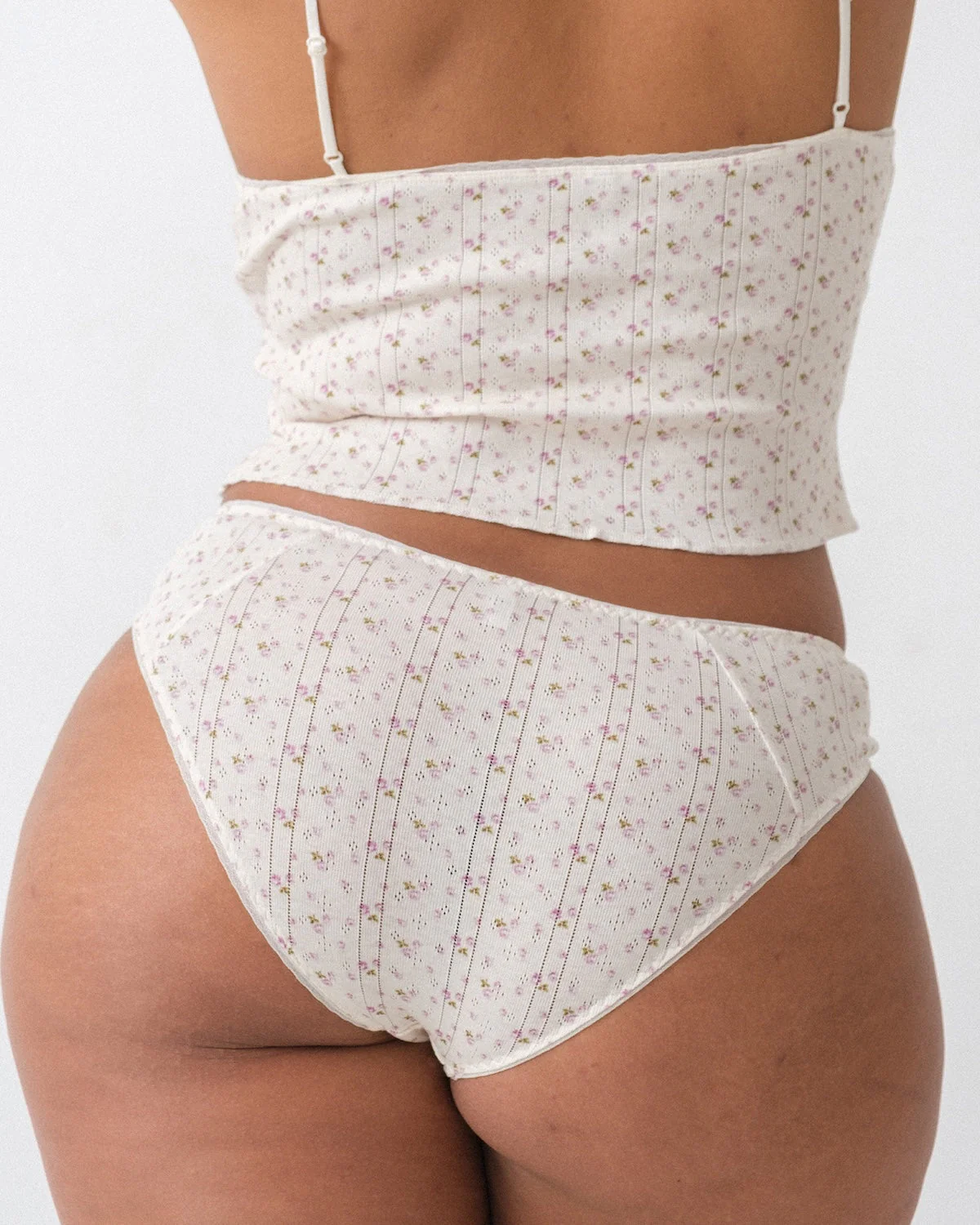 The Cozy Brief English Rose - Image 7